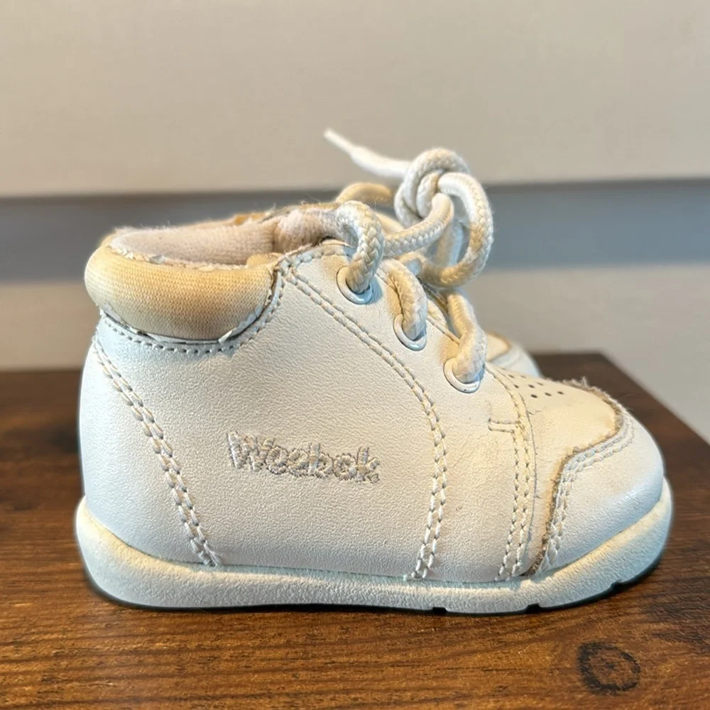Weebok‎ Baby shoes white size 1 1/2 M
